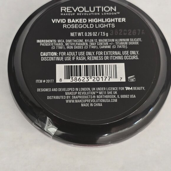 Revolution Vivid Baked Highlighter in Rose Gold Lights - Picture 3 of 3
